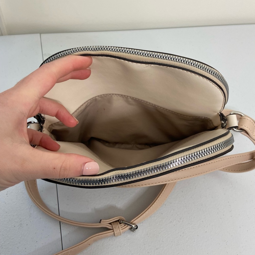 Nine West‎ women’s tan crossbody rounded double zip adjustable strap purse bag - Picture 2 of 8